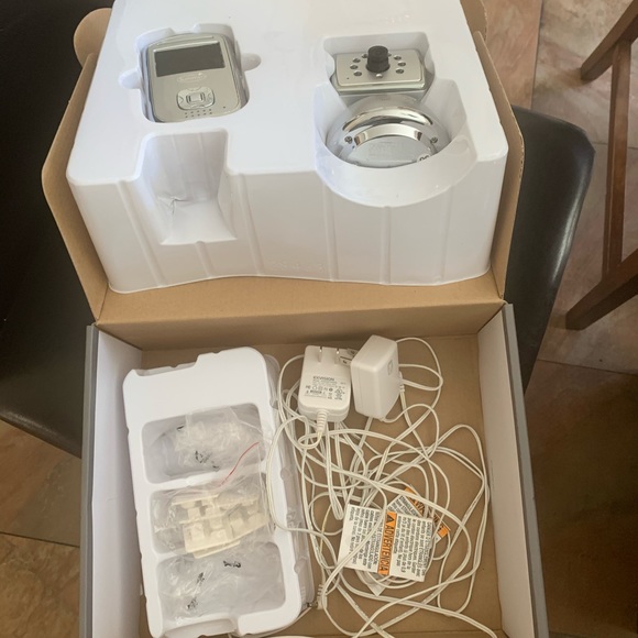 Summer digital colour video monitor - Picture 7 of 8